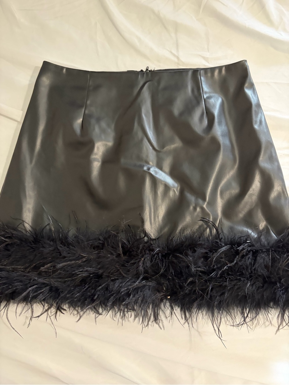 Windsor Black Faux Leather Mini Skirt with Feather Trim Size L NWT